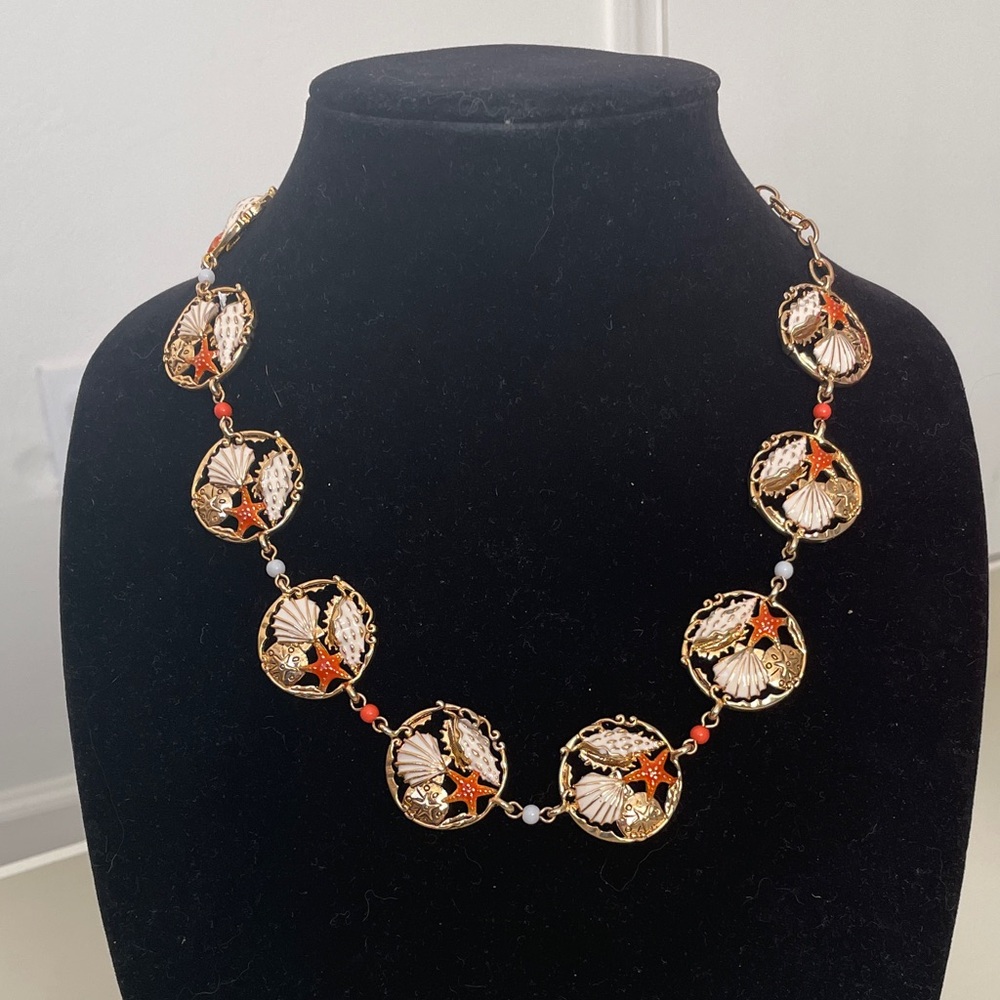 Beachy beach Gold tone Seashell Necklace and earrings set